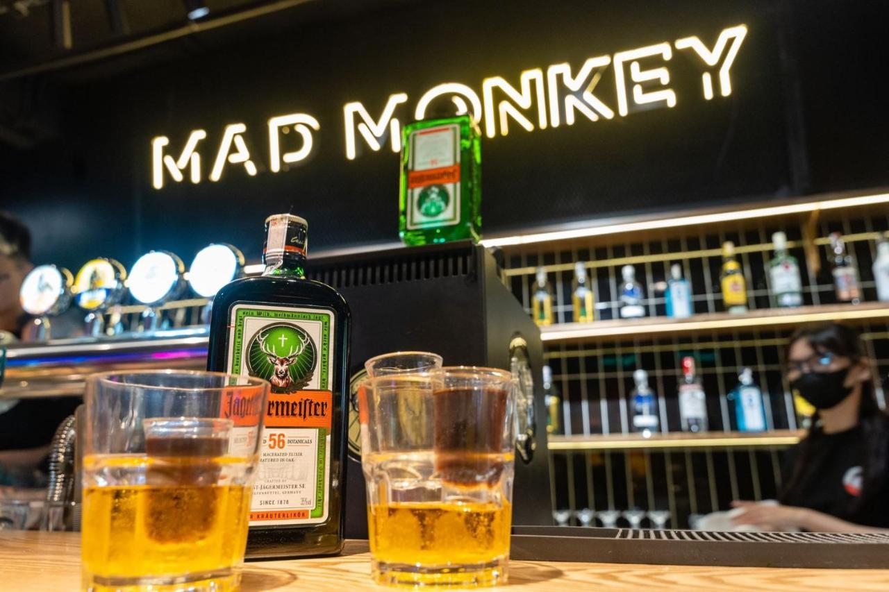 Mad Monkey Hanoi Hostel Hanói Exterior foto
